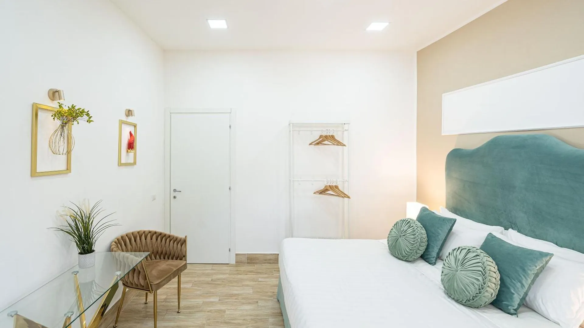 Holiday home Random Holidays Napoli Italy